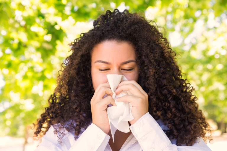Rimedi naturali per affrontare le allergie primaverili (e non solo)